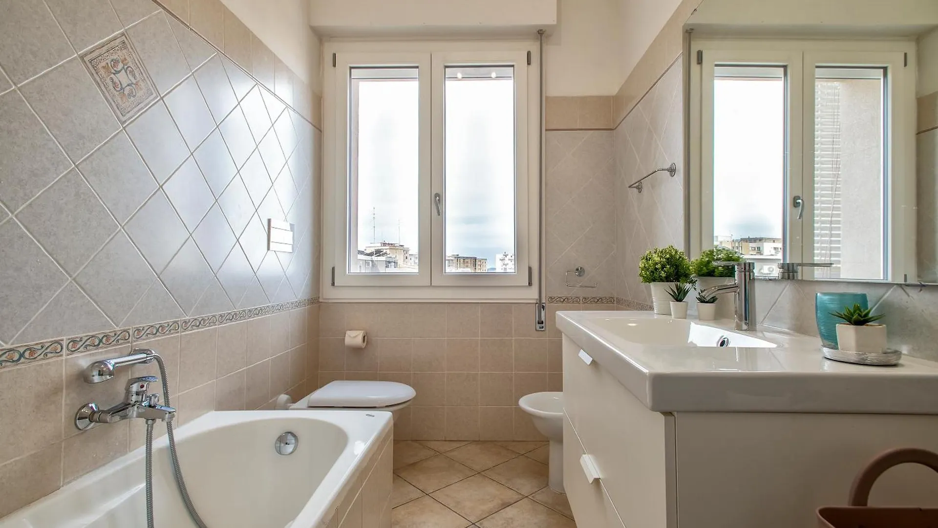 Sardinia Re - Emerald House Sassari 0*,  Italien